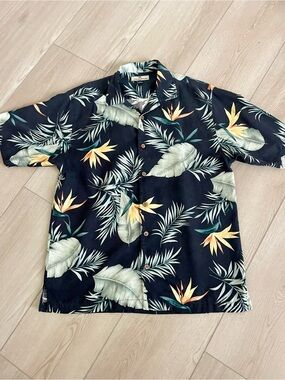 Tommy Bahama Black Tropical Floral Button Down Shirt Hawaiian 100% silk sz small